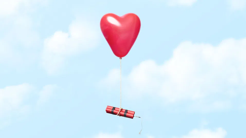 Секс, лъжи и скандал. Как се срина най-големият сайт за изневери