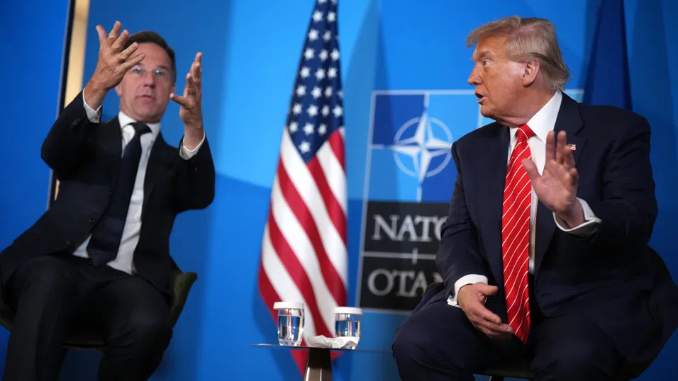 Тръмп заяви, че е с НАТО „докрай“, след като постави под въпрос пакта за взаимна отбрана