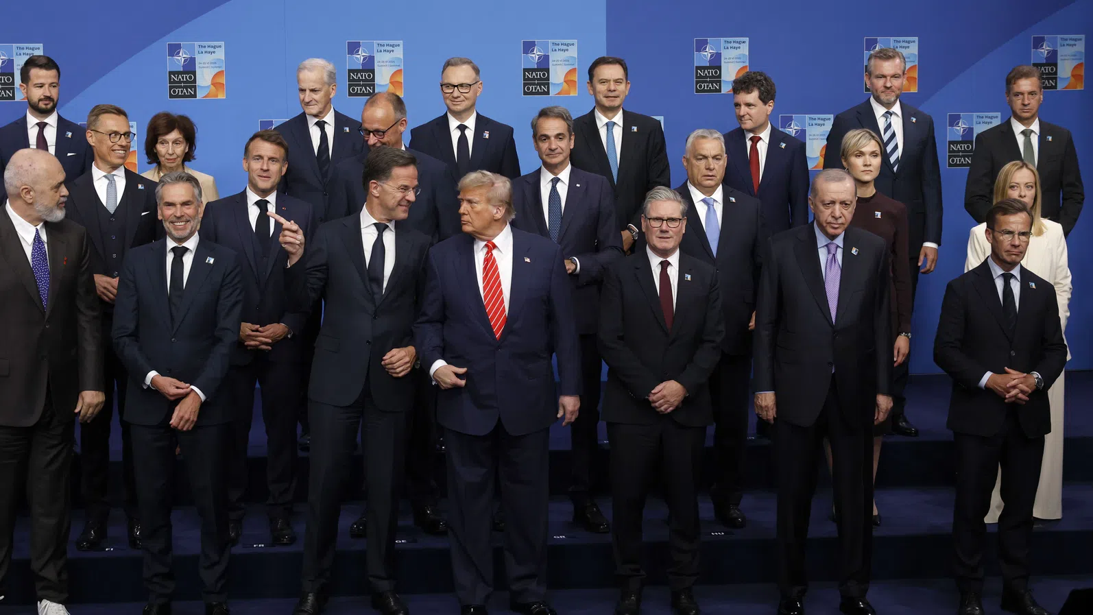 Натискът от САЩ разклаща НАТО и сближава Европа