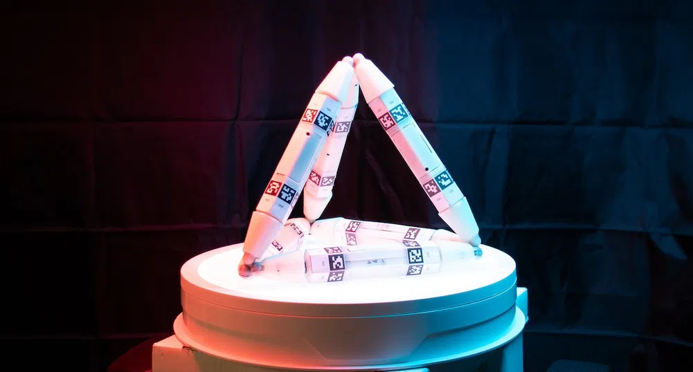 Канибал или иноватор? Truss Link – роботът, който се самовъзстановява, като поглъща части от други