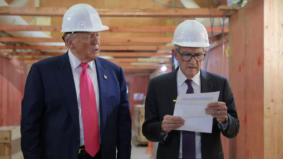 Тръмп отиде във Федералния резерв, за да окаже натиск върху Пауъл. Но дали в крайна сметка не се отказа?