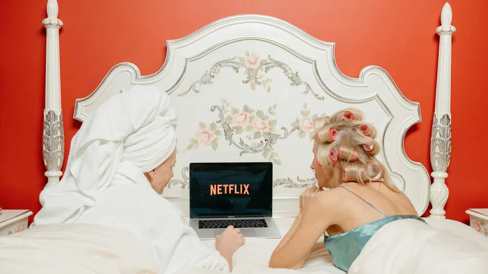 Хороскопът вече определя какво гледаме: Netflix ви предлага филми и сериали според зодията