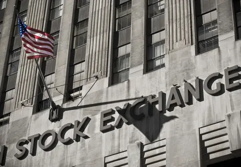 Dow Jones е напът да запише четвърта поредна седмица на спад, доходността по държавните облигации на САЩ продължи да се покачва