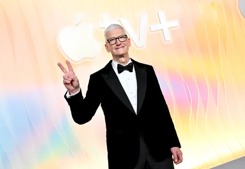 Кой ще наследи човека, който наследи легендата? Четирима топ лидери в Apple се подготвят за ерата след Тим Кук