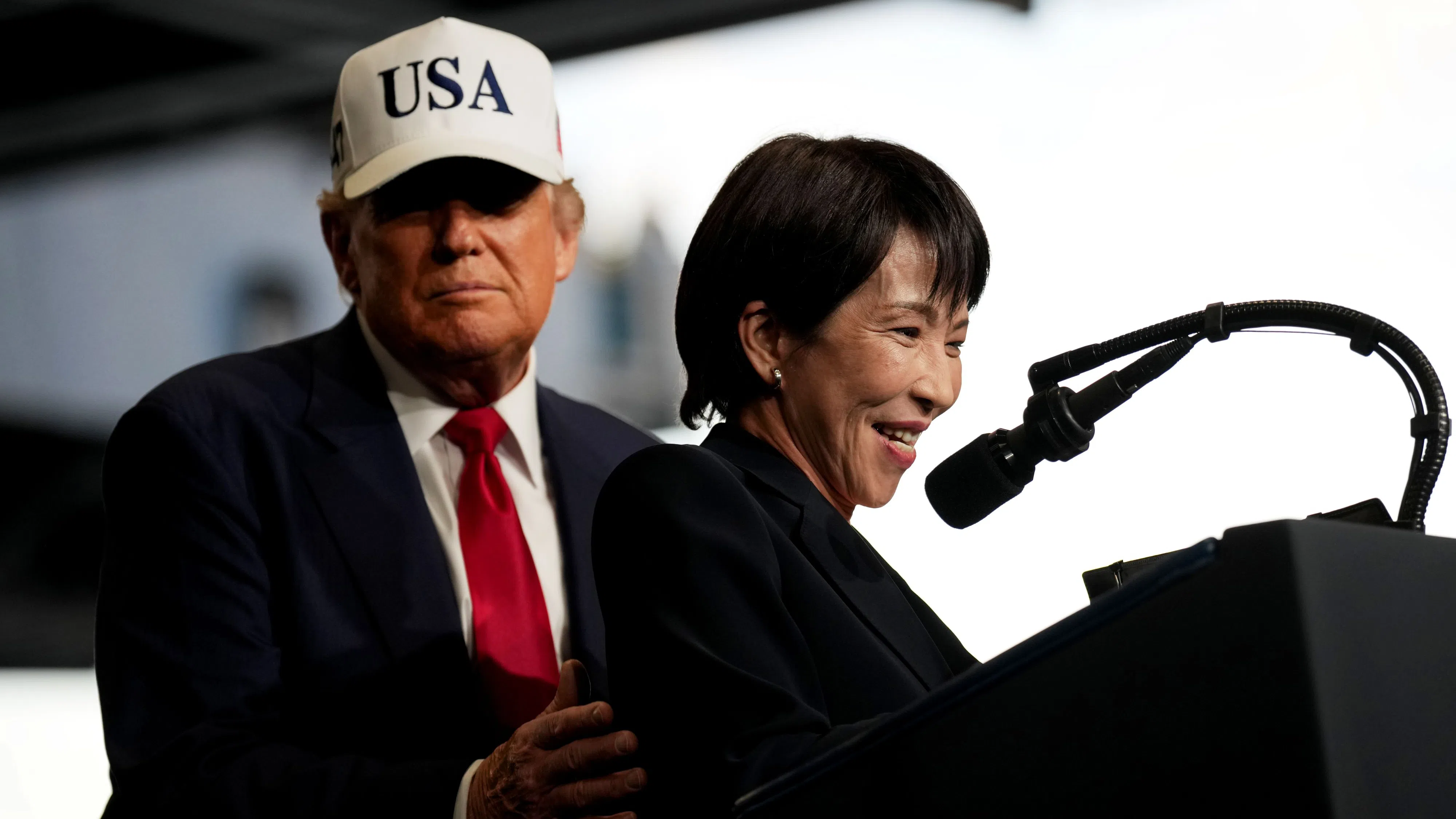 Тръмп се намесва между Си и Такаичи в дипломатическата буря Китай-Япония