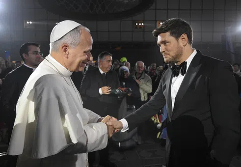 Поздрави на Марая Кери от Майкъл Бубле – той е новият крал на коледната музика с близо $16 млн. празнични приходи