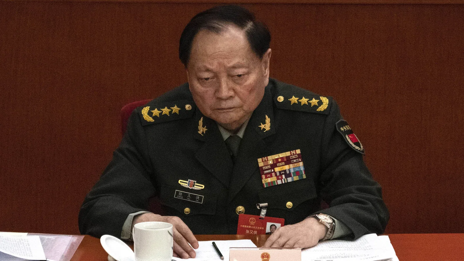 Дори най-могъщите генерали падат в Китай на Си Дзинпин