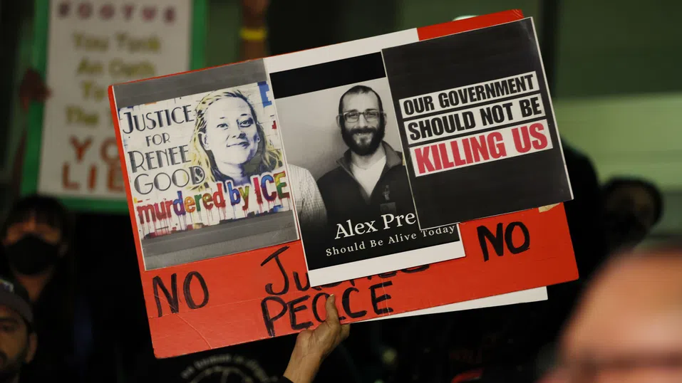 Тръмп е изправен пред нарастваща обществена реакция срещу имиграционната си политика след смъртоносна стрелба