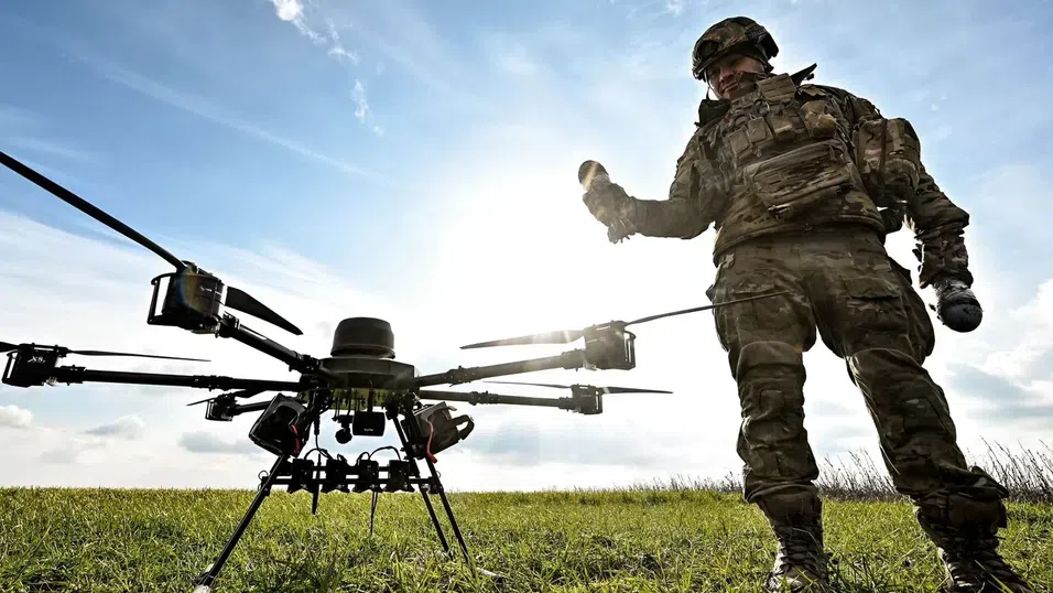 Китай тества нова тактика за заблуда с военен дрон над Южнокитайско море