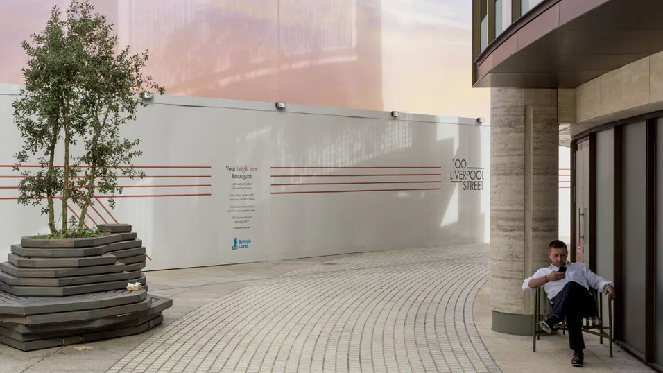 Zoom преумора, имейли, стрес: Три съвета да си върнете баланса на работа