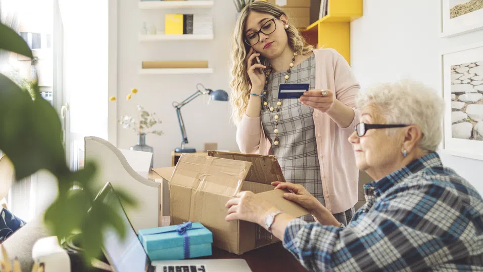 Gen Z не вярва на бумърите за икономиката. Според Лари Финк са прави
