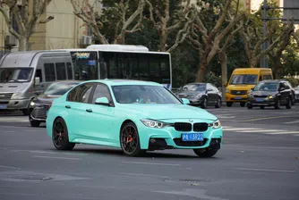 Alibaba и BMW ще разработват съвместно AI технологии за автомобили в Китай