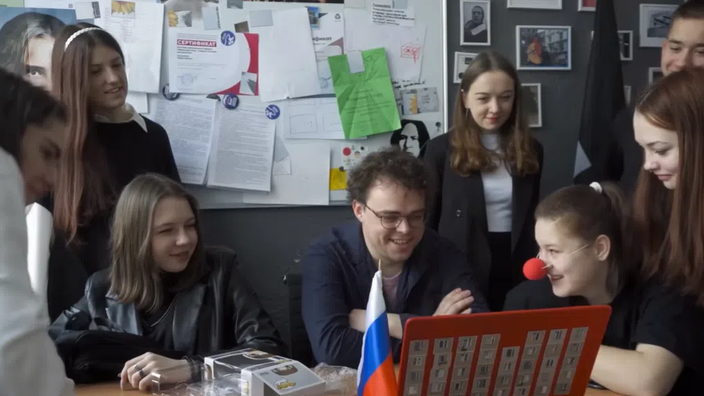 Русия забрани излъчването на Mr Nobody Against Putin, който спечели „Оскар“