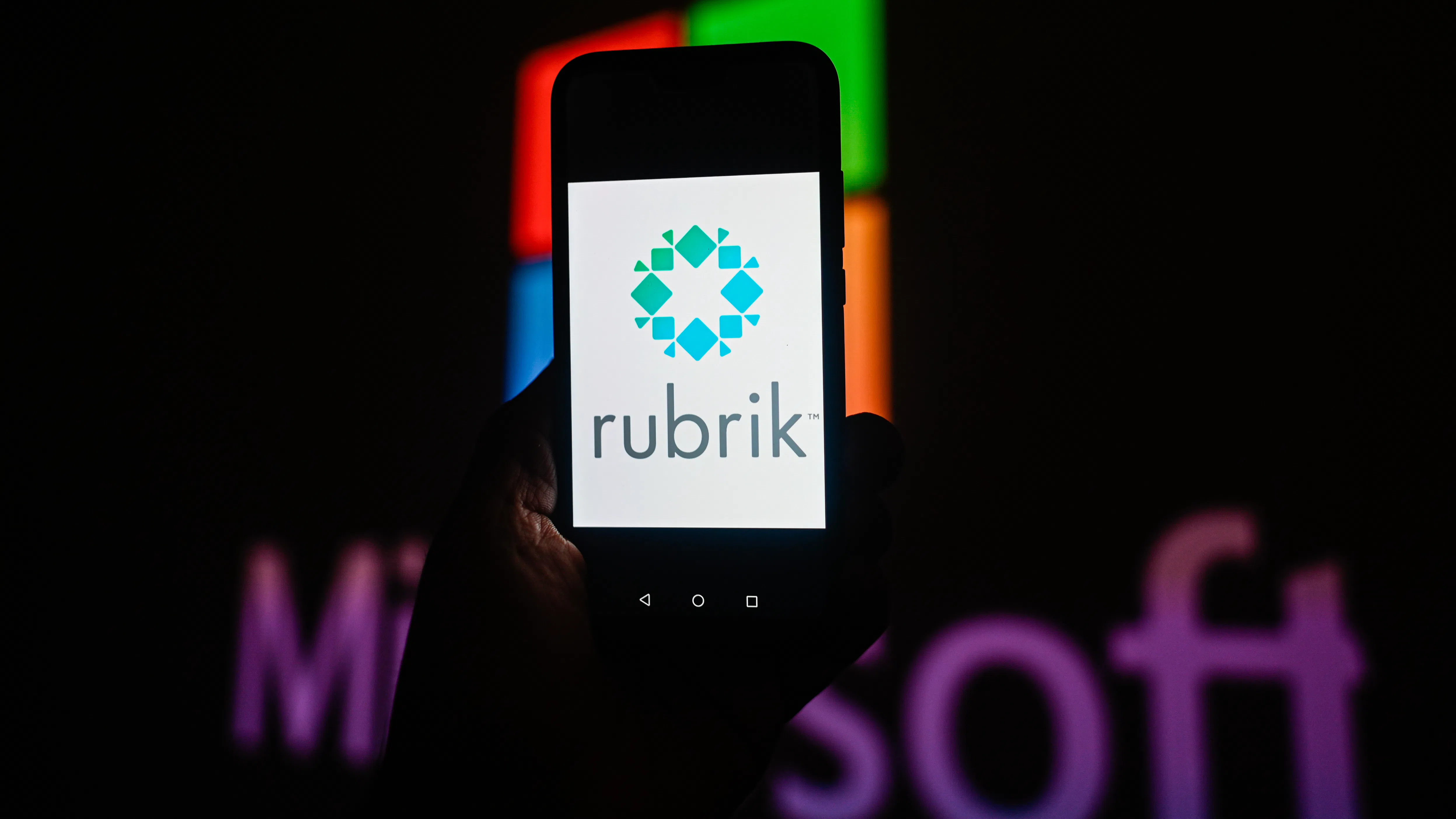 Акциите на компанията за киберсигурност Rubrik нарастват с над 15% след пазарния ѝ дебют