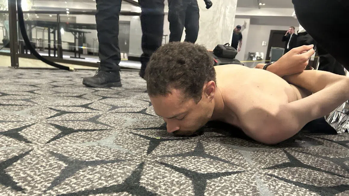 Преподавател и ИТ специалист – кой е стрелецът от вечерята на Тръмп с журналисти