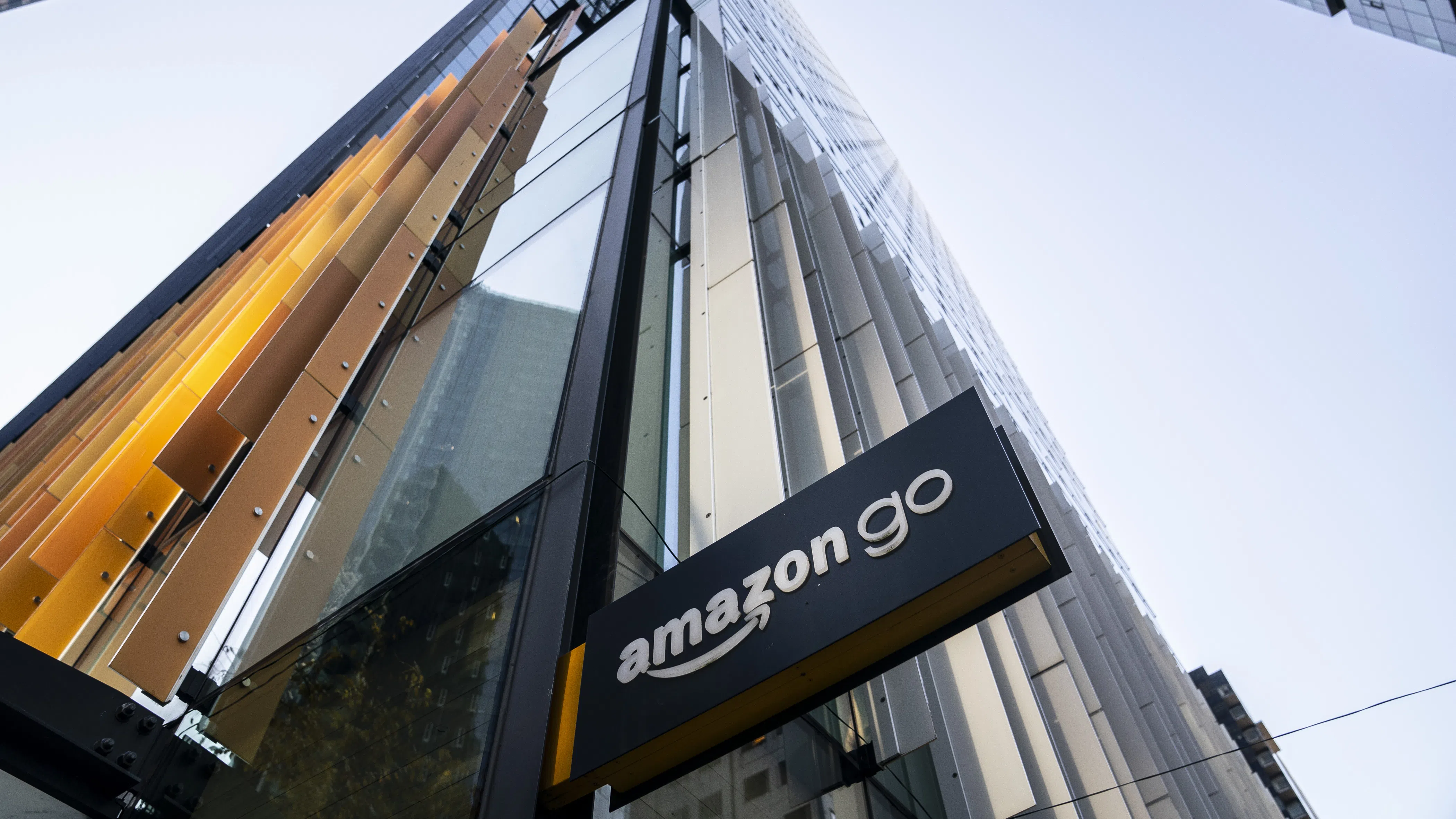 Amazon стана петата компания в САЩ, достигнала $2 трлн. оценка