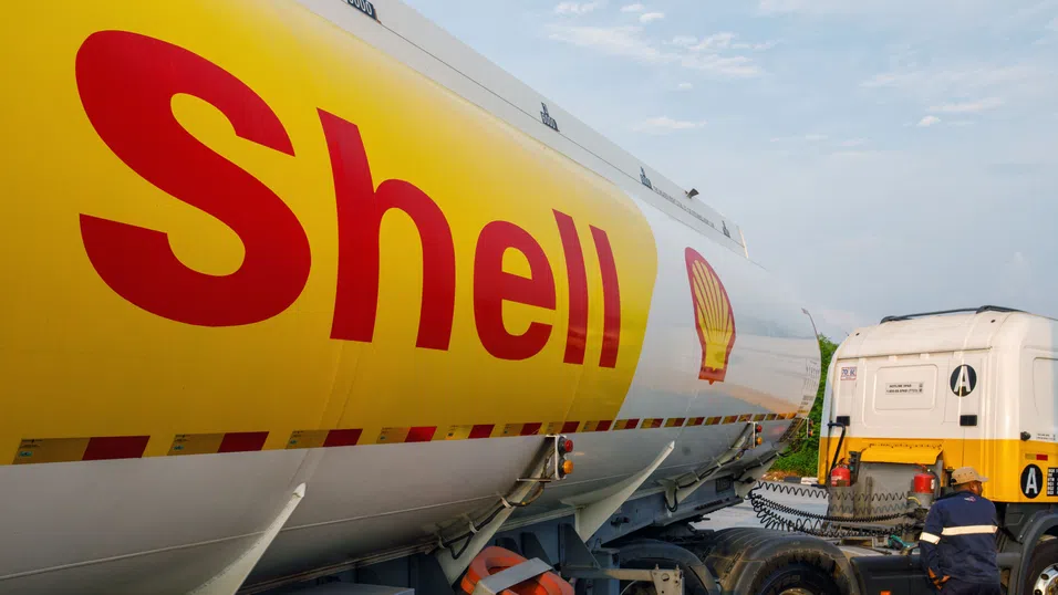 Shell не „обмисля активно“ оферта за придобиване на BP