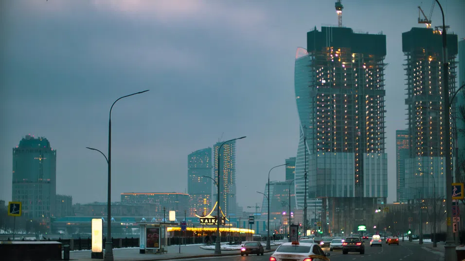 Руската централна банка вдигна основната си лихва с 200 базисни пункта