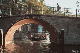 Страната е пример за предимствата и компромисите при съкращаването на работното време