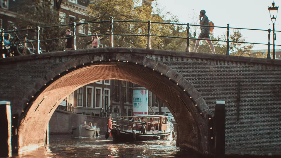 4-дневната работна седмица не е рай, но не е и път към икономически ад – опитът на Нидерландия