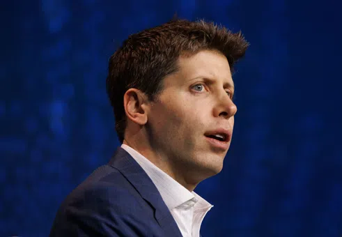 Алтман защити ресурсите на AI: Опасенията за водния разход са „неверни“, а „и хората използват енергия“