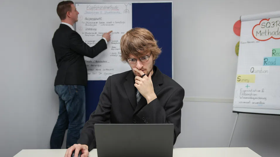 Антипаника съвет: Преди да полудеете от новия имейл на шефа, си задайте един въпрос