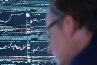 Чуждите капитали заливат Уолстрийт, докато интересът към облигации отслабва
