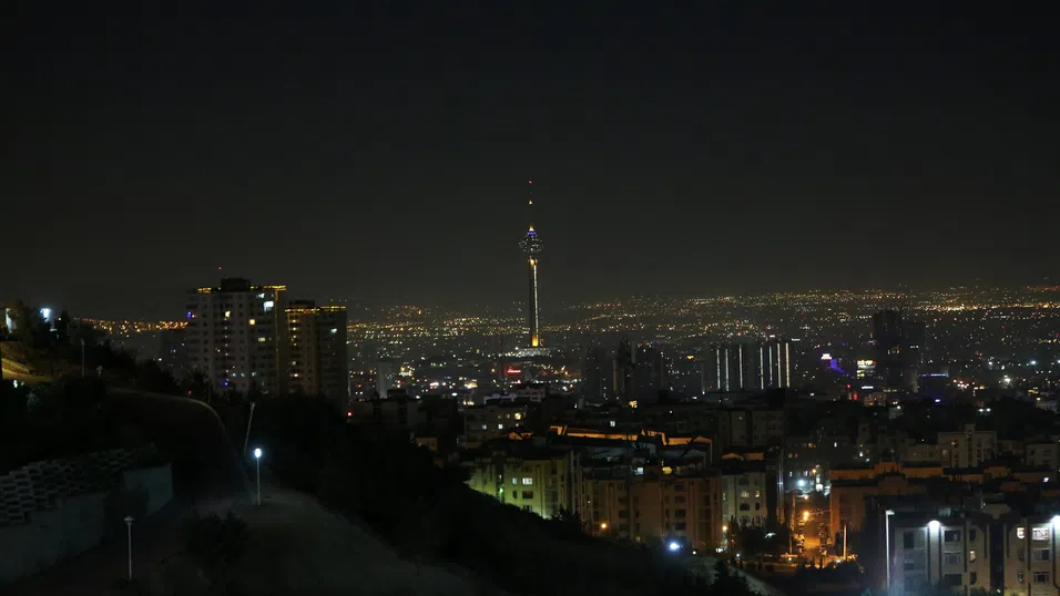 САЩ предупредиха Техеран, че ще има последствия, ако отвърне на израелските удари. Иран каза, че е длъжен да се защитава (обновена)