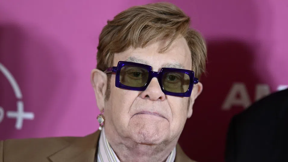 Сър Елтън Джон: Не виждам нищо