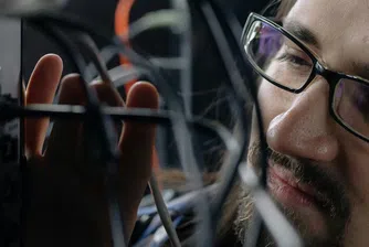 „Новите сини якички“: AI променя кариерния прогрес – но не както си го представяме