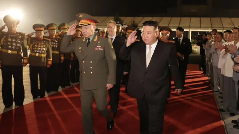 Как Пхенян се превърна в глобална заплаха, докато светът гледаше другаде