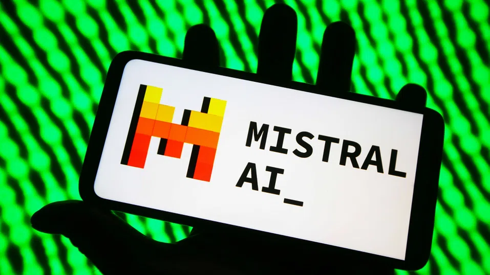 Microsoft инвестира в европейската Mistral AI, разширявайки отвъд OpenAI