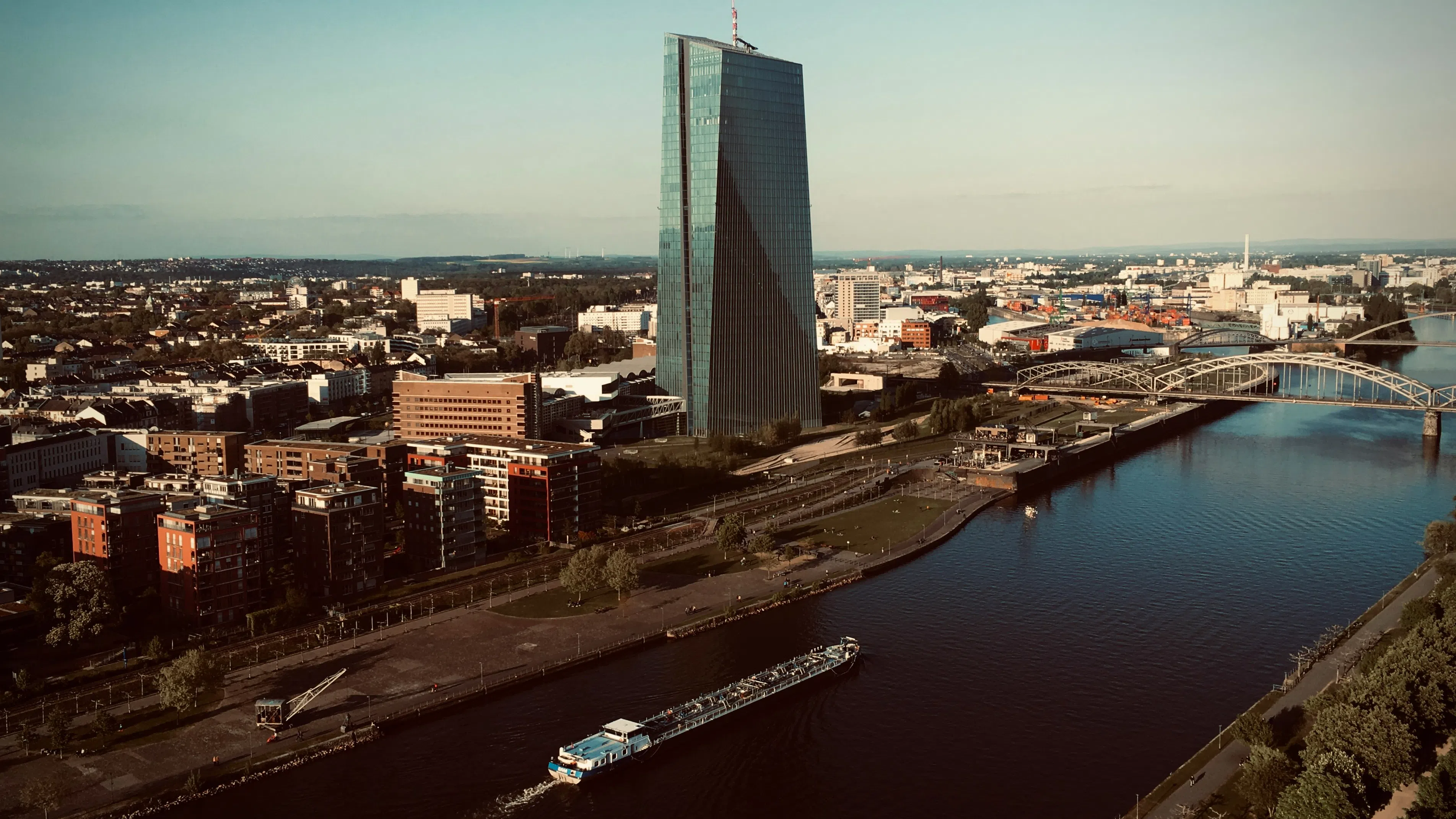 Най-новият член в УС на ЕЦБ е оптимист за "бързо" намаляване на лихвите