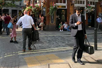 Един от всеки четирима квалифицирани служители активно търси работа в чужбина, показва новият доклад на Boston Consulting Group