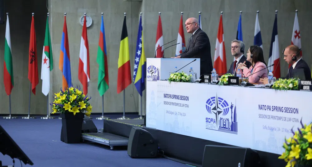 Главчев след срещата със Столтенберг: Никога не е обсъждано изпращането на български войници в Украйна