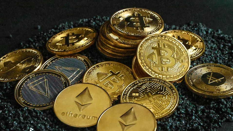 Bitcoin и Ethereum се борят с психологическите бариери на бичия пазар