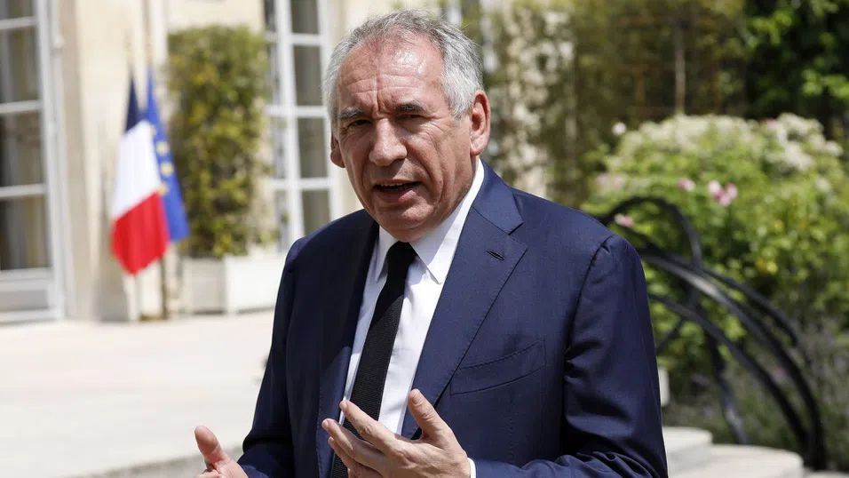 Франция орязва социалните разходи заради нов рекорден дефицит