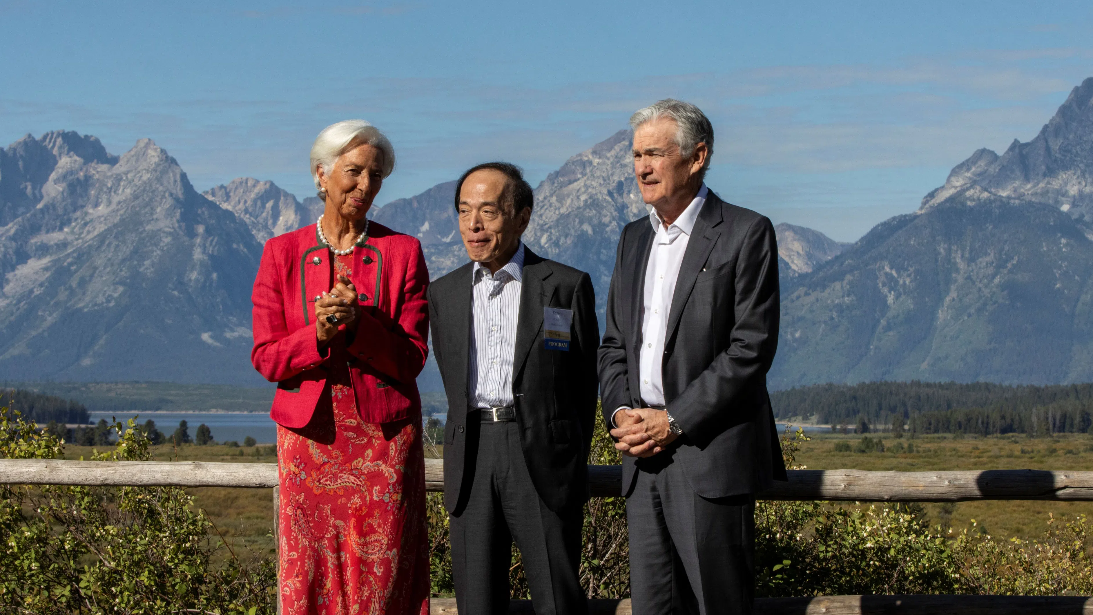 Световните банкери и загадката за $1 милион: Разпада ли се паричната система на Крал долар