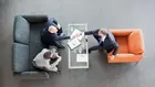 Големите компании отново търсят служители въпреки прогнозите, че AI ще заличи работни места