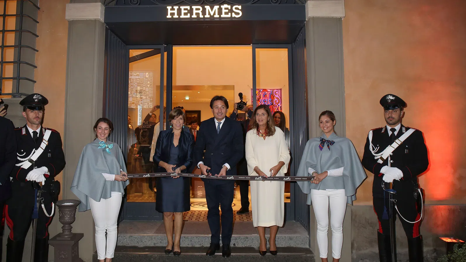 Hermes остава непоклатима в печалбите въпреки кризата в лукса и аферата „Епстийн“