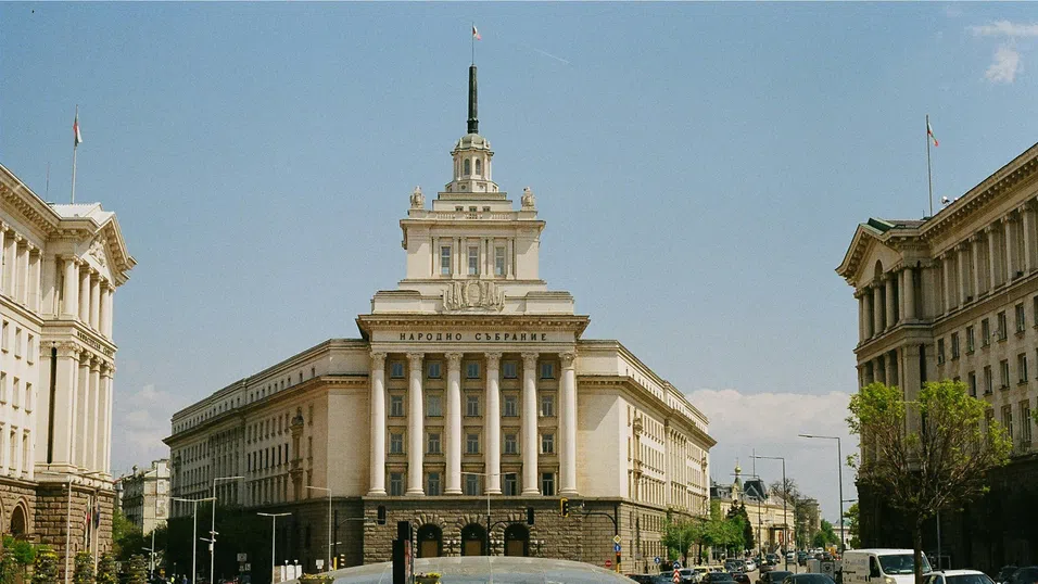 Започна предизборната кампания за предсрочния вот на 27 октомври