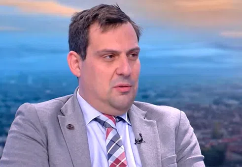 Светослав Бенчев: Ако войната се проточи, петролът може да стигне „150 долара и нагоре“
