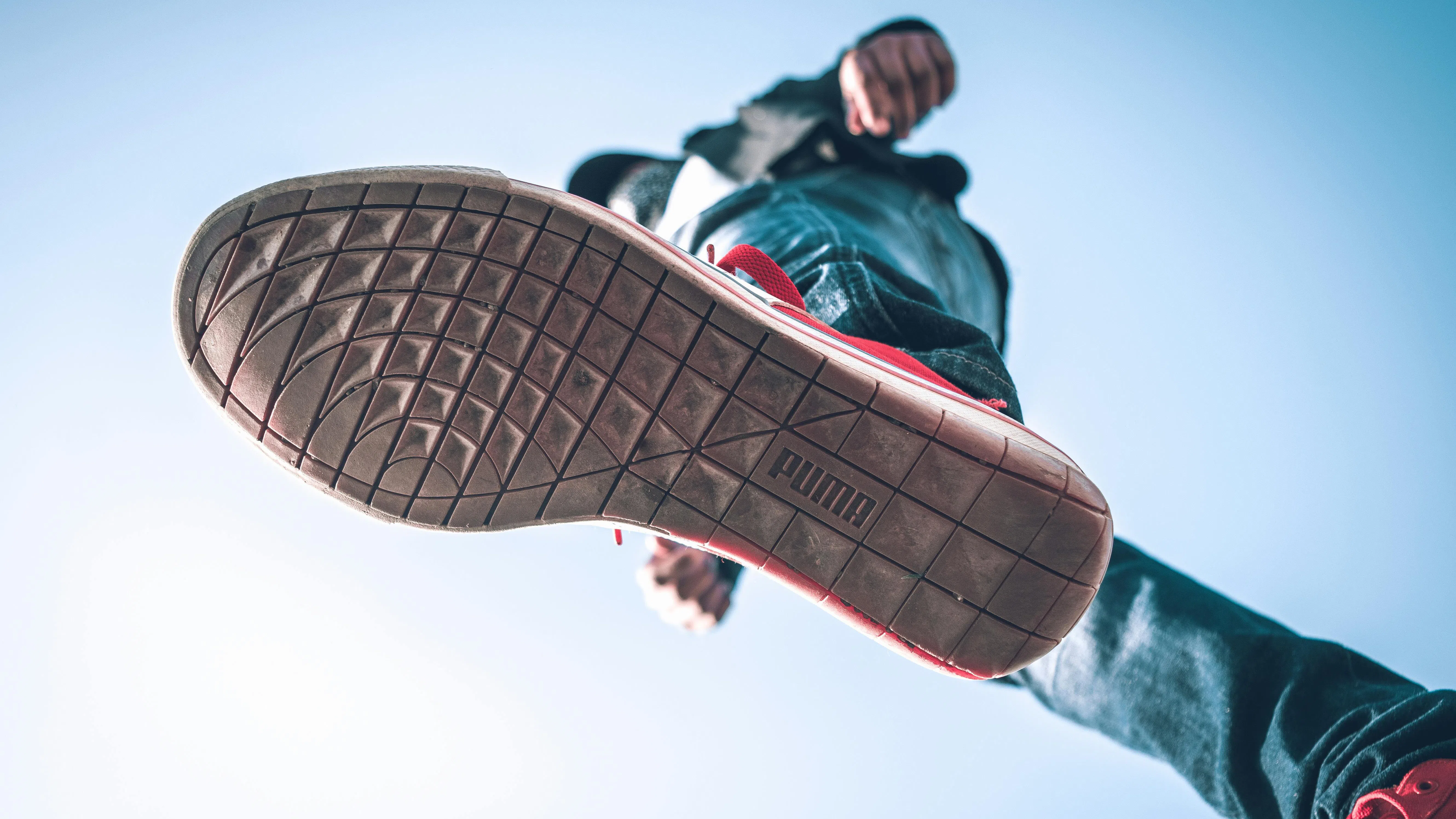 Китайски интерес към Puma вдигна акциите на западащия спортен гигант