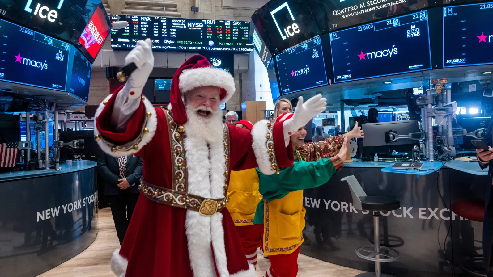Декември традиционно е силен месец за Уолстрийт до такава
