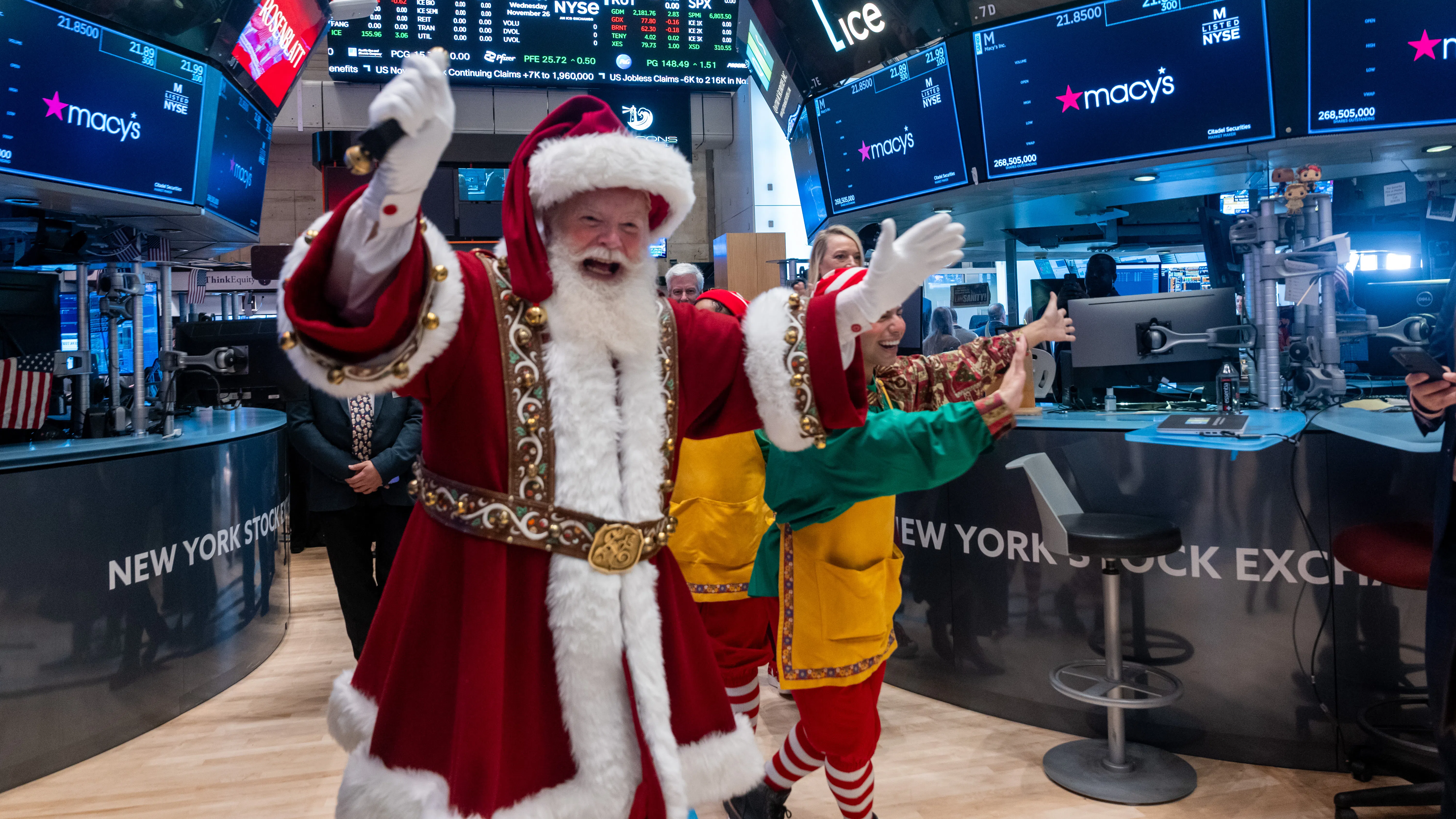 Уолстрийт закри на зелено в Черния петък, но но Nasdaq прекъсва 7-месечната си печеливша серия