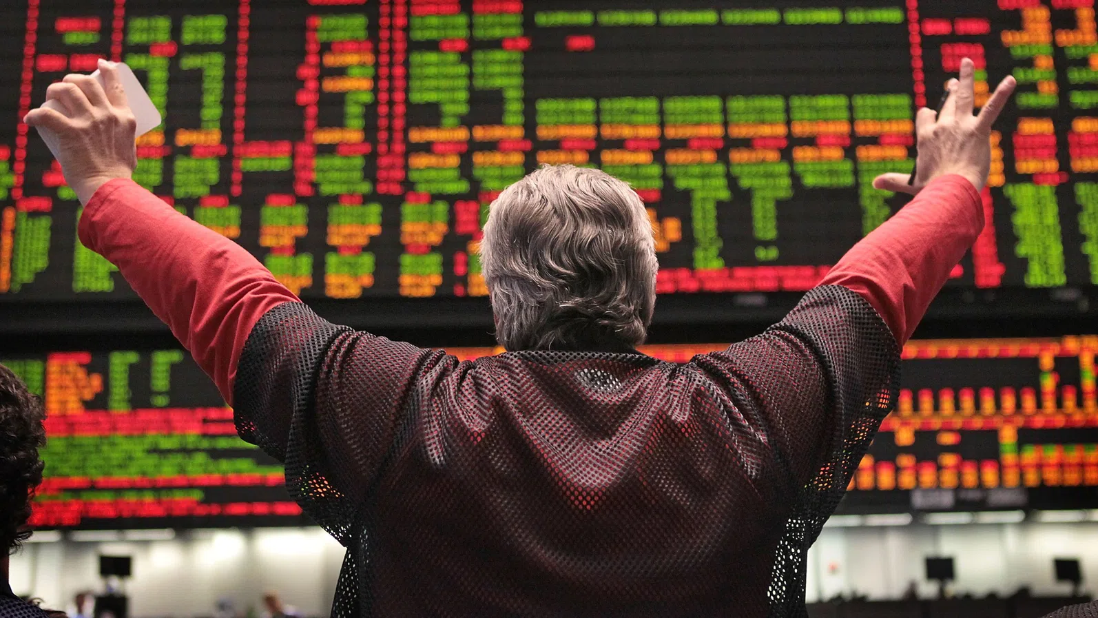 Индексът S P 500 премина за първи път границата от