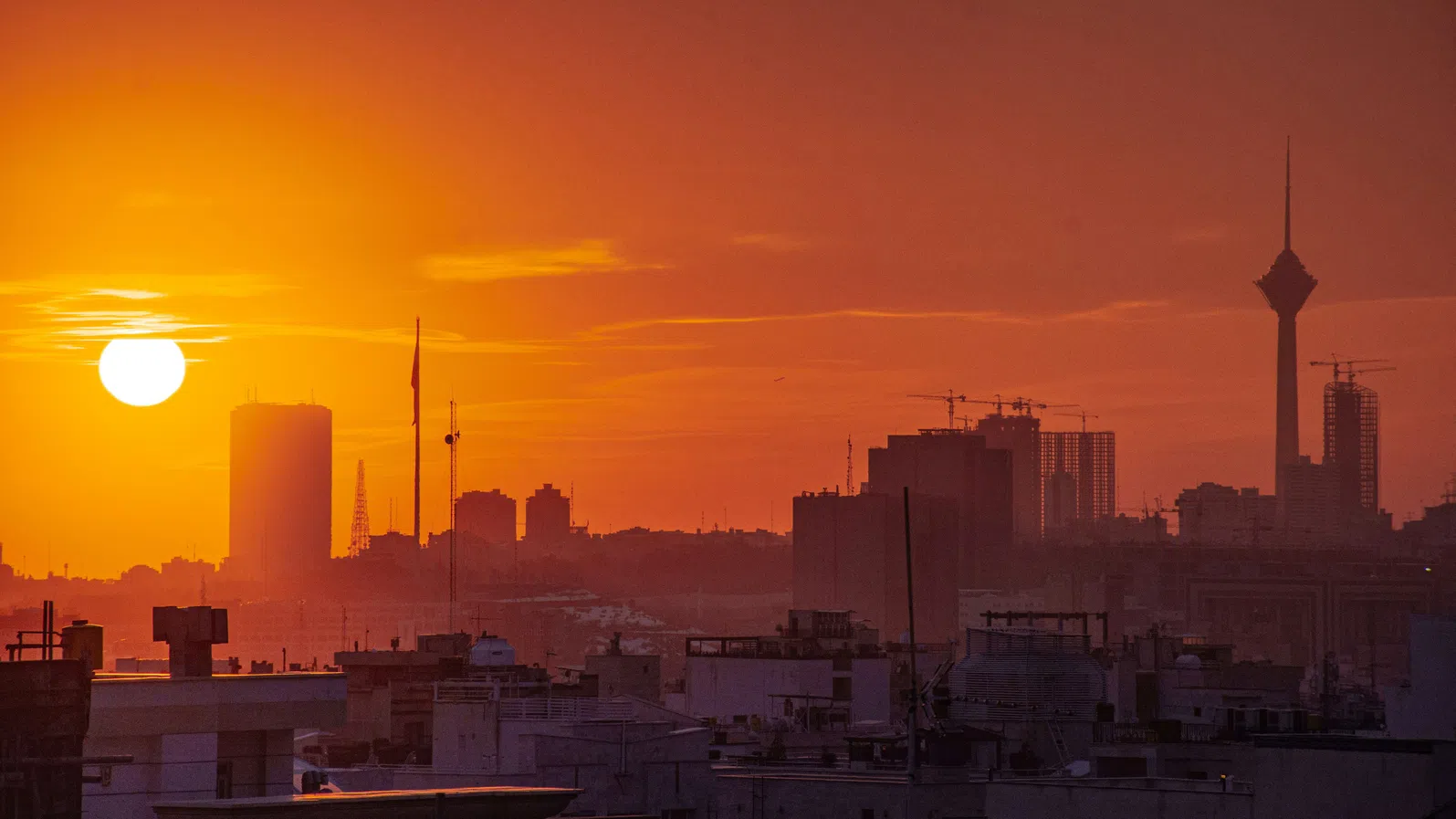 Израел обяви, че е атакувал Иран