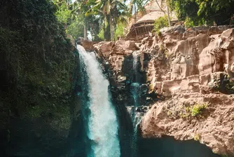 Партито на Бали не е това, което беше: Островът затяга контрола над туристите