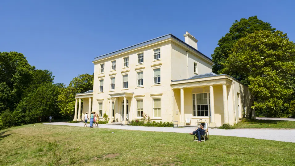 Почивка за библиофили: Къщи на любими писатели, в които можете да отседнете