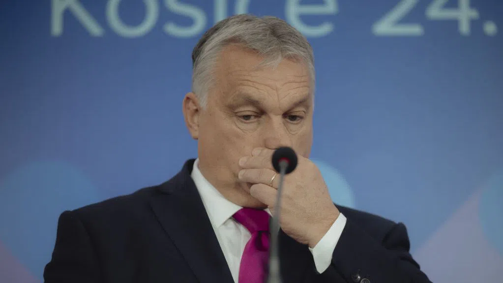 Край на 16-годишното управление на Орбан след тежка изборна загуба